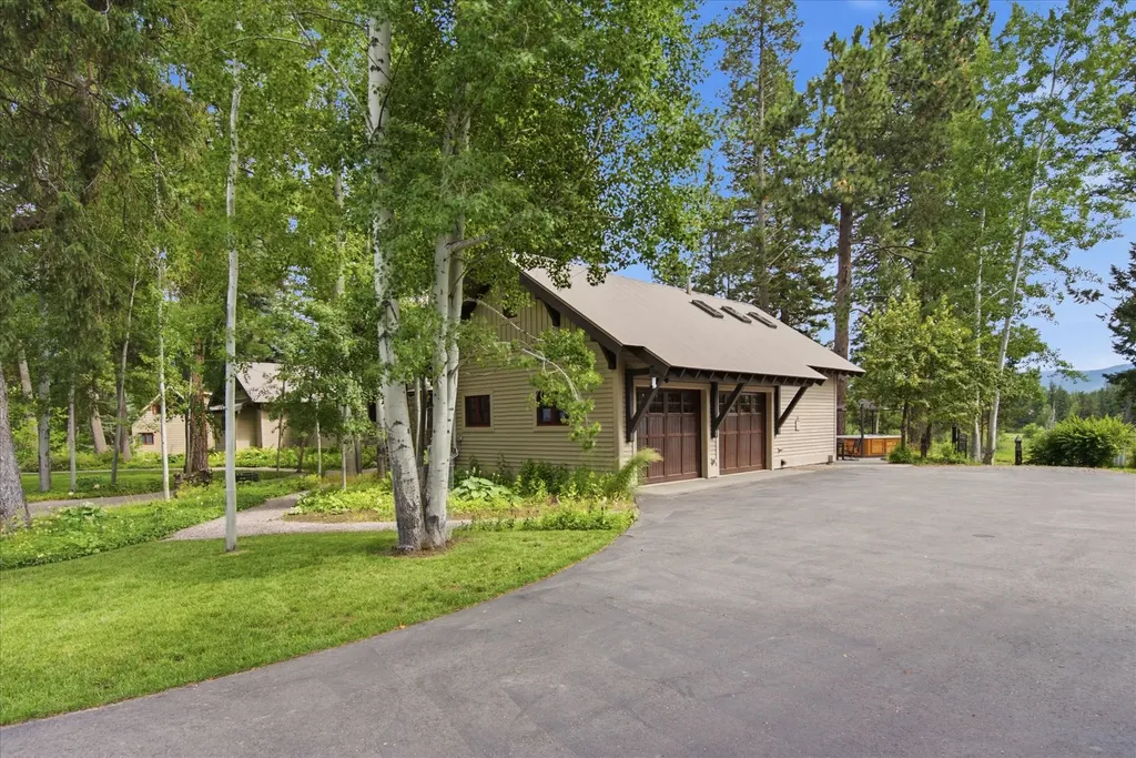 965 Eastman Drive Bigfork MT 59911