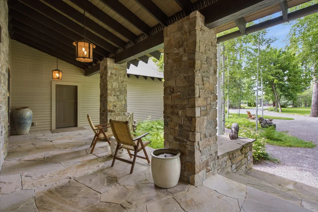 965 Eastman Drive Bigfork MT 59911
