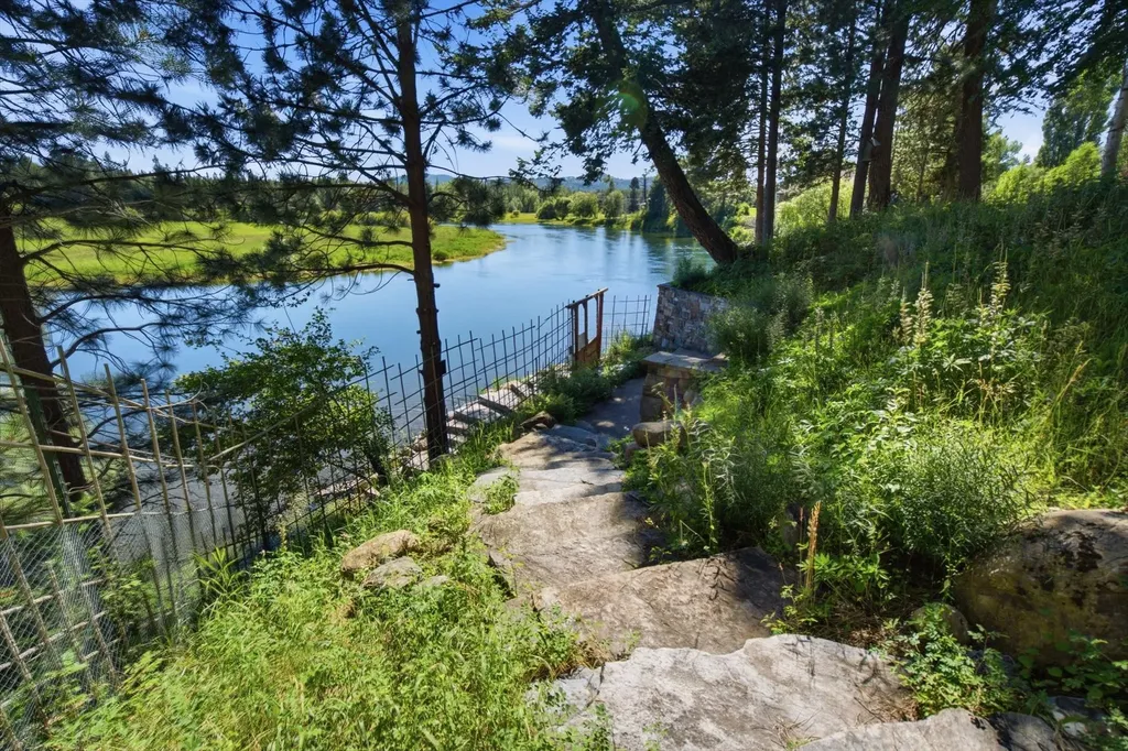 965 Eastman Drive Bigfork MT 59911