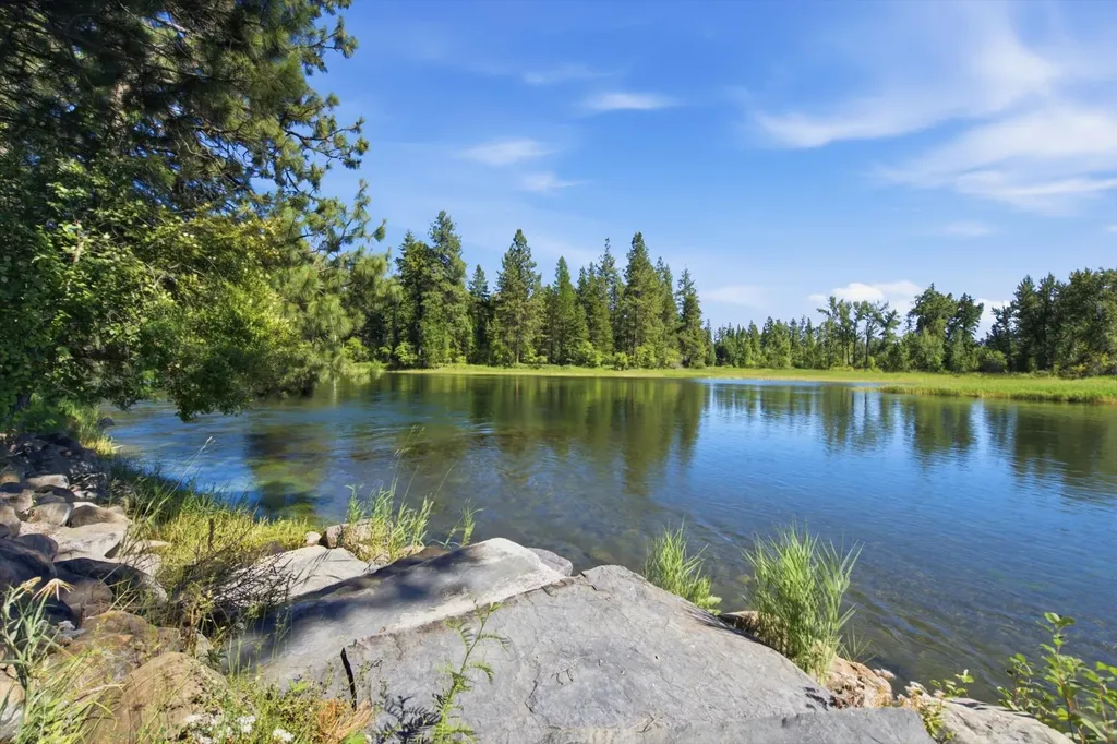965 Eastman Drive Bigfork MT 59911