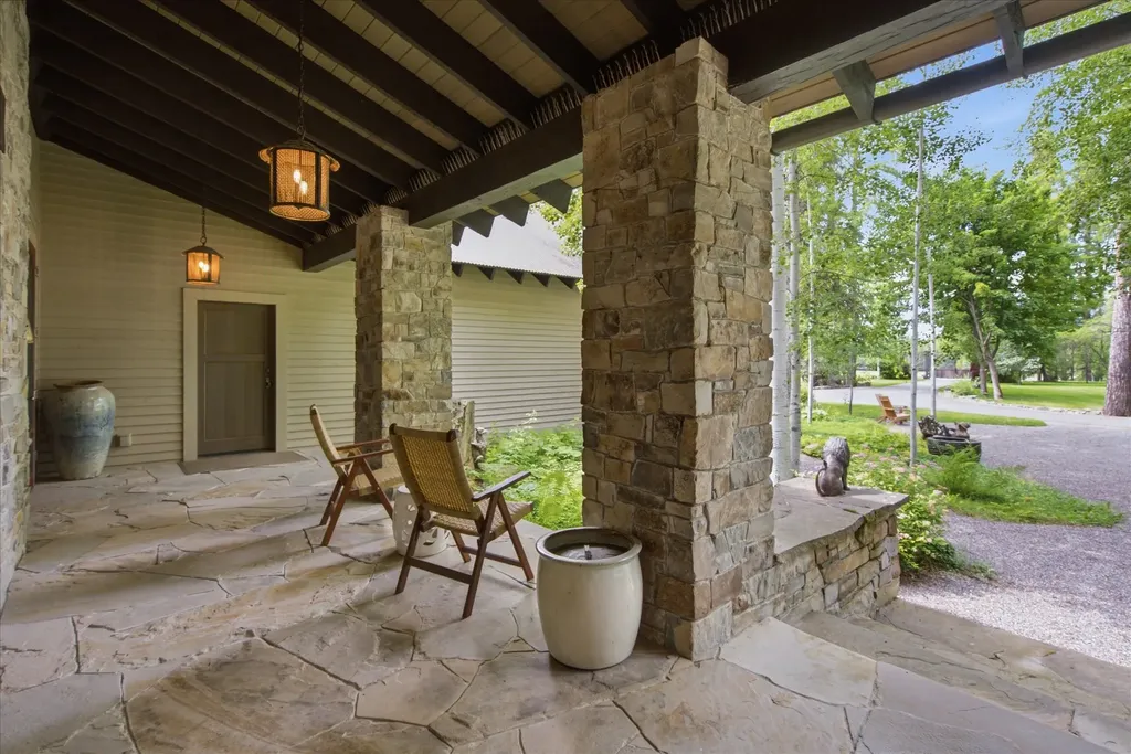 965 Eastman Drive Bigfork MT 59911