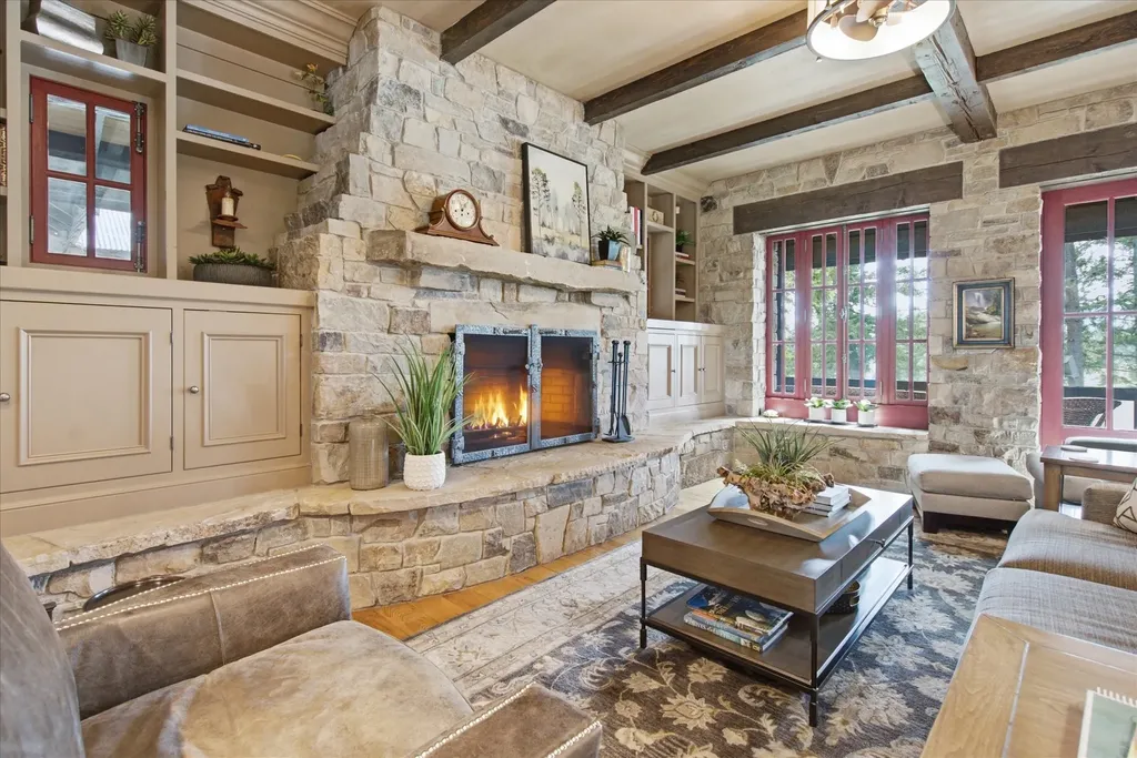 965 Eastman Drive Bigfork MT 59911