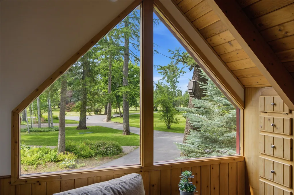 965 Eastman Drive Bigfork MT 59911
