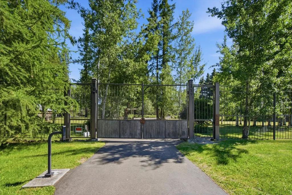 965 Eastman Drive Bigfork MT 59911