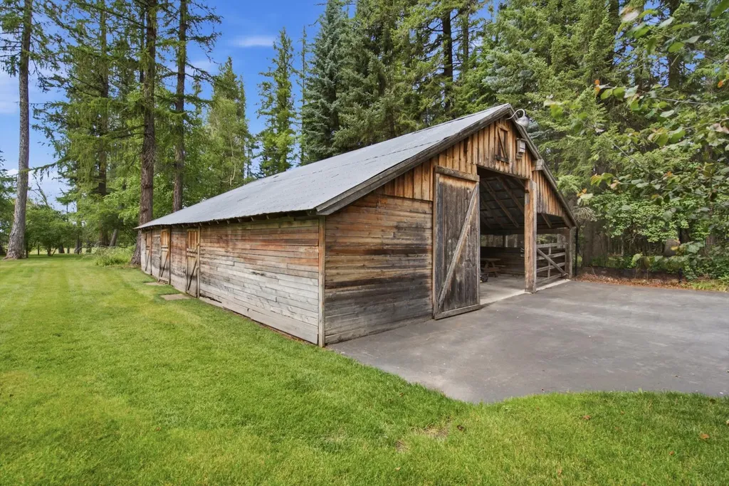 965 Eastman Drive Bigfork MT 59911
