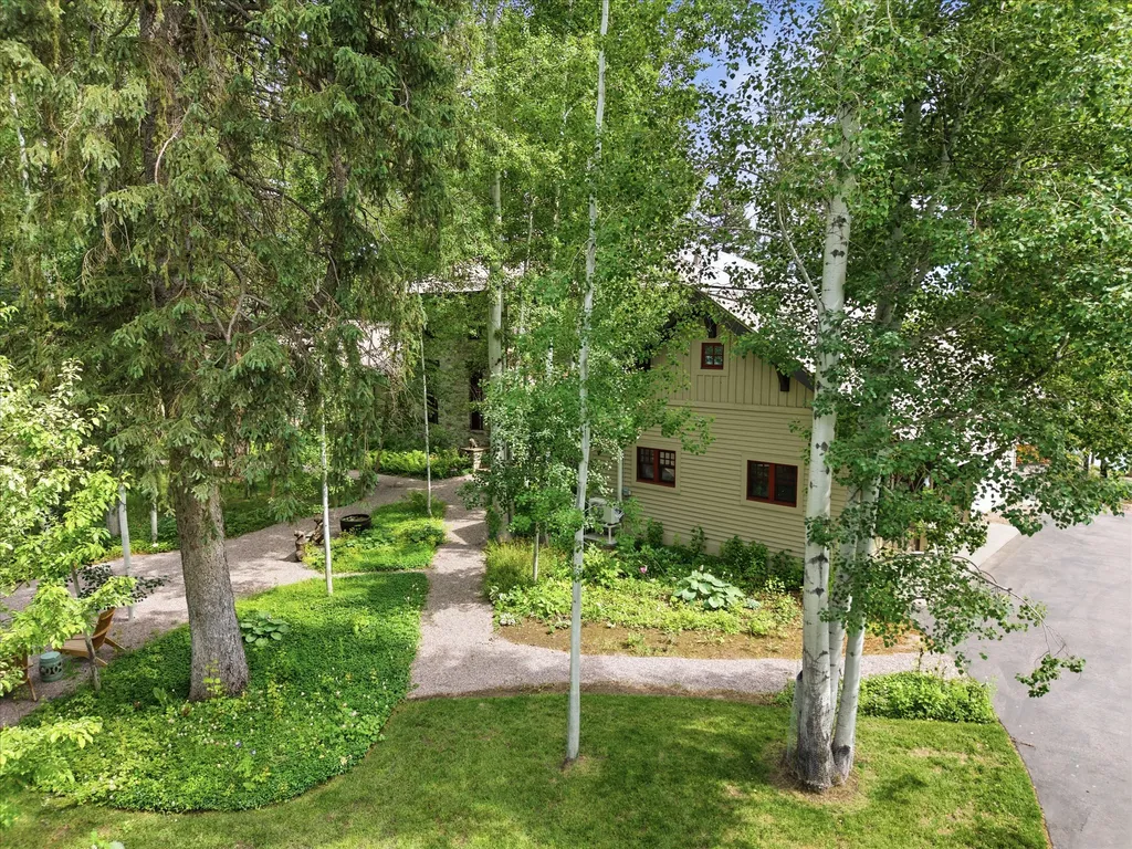 965 Eastman Drive Bigfork MT 59911