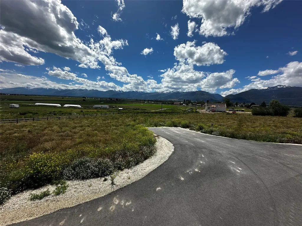 2817 Tikka Lane Stevensville MT 59870