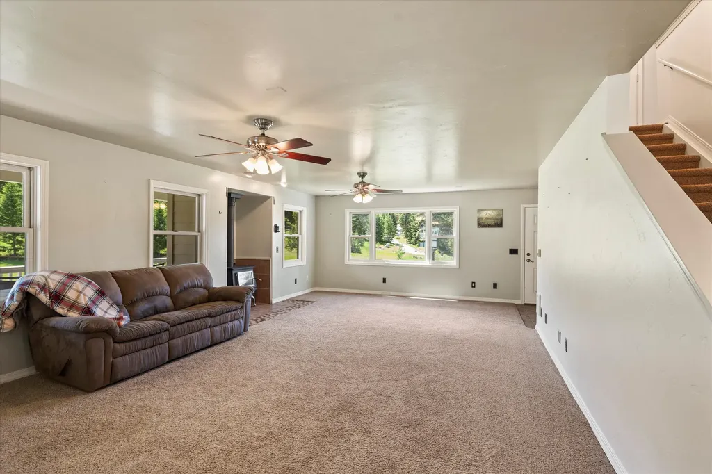 100 Seely Lane Kila MT 59920