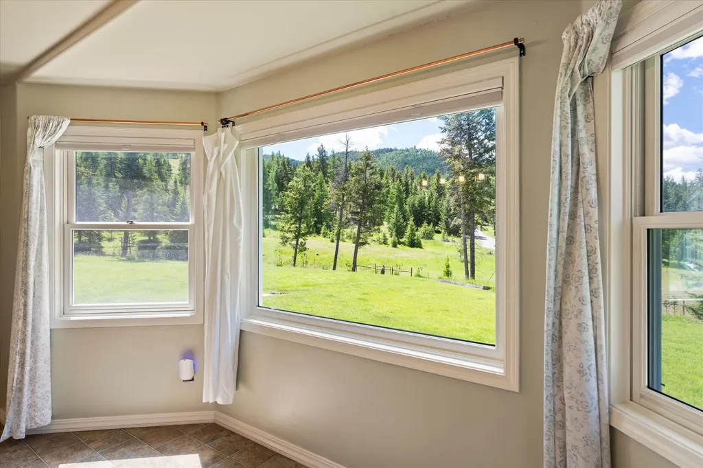 100 Seely Lane Kila MT 59920