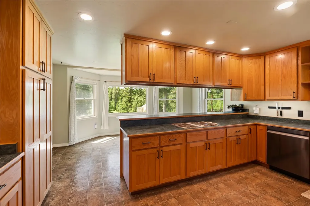 100 Seely Lane Kila MT 59920
