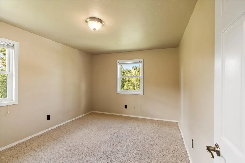 100 Seely Lane Kila MT 59920