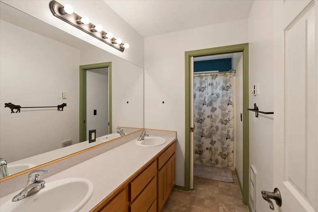 100 Seely Lane Kila MT 59920