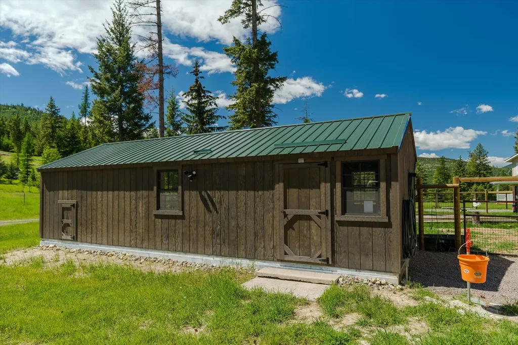100 Seely Lane Kila MT 59920