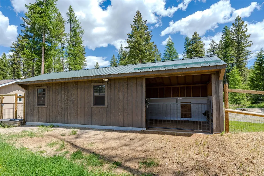 100 Seely Lane Kila MT 59920