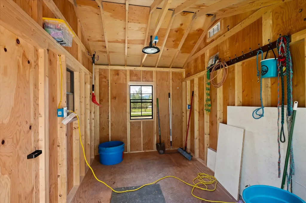 100 Seely Lane Kila MT 59920