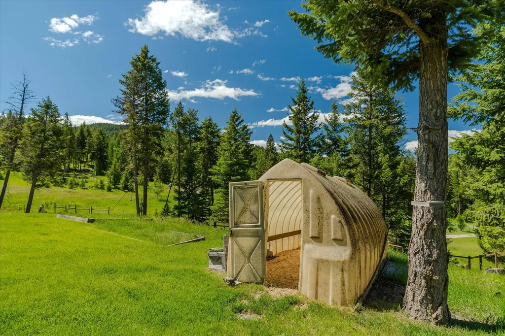 100 Seely Lane Kila MT 59920