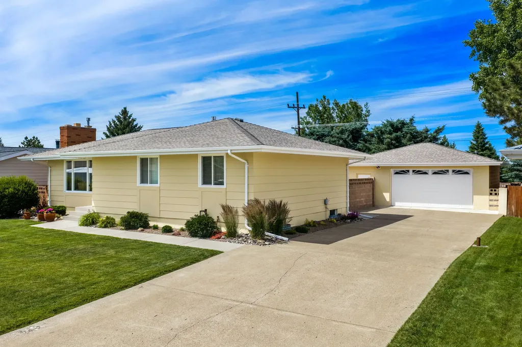 837 36th Avenue NE Great Falls MT 59404