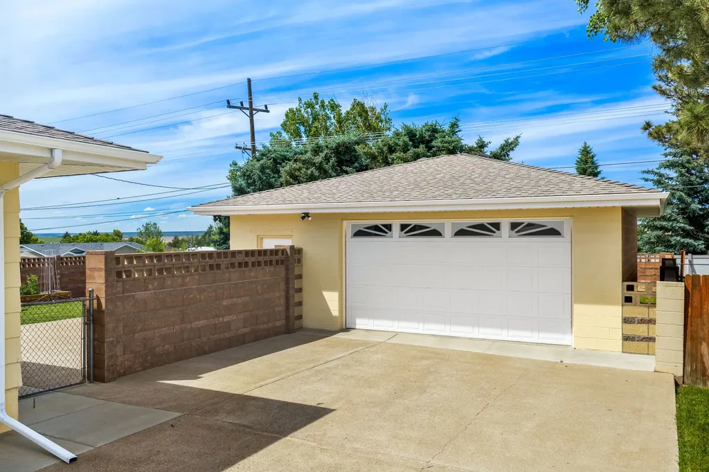 837 36th Avenue NE Great Falls MT 59404