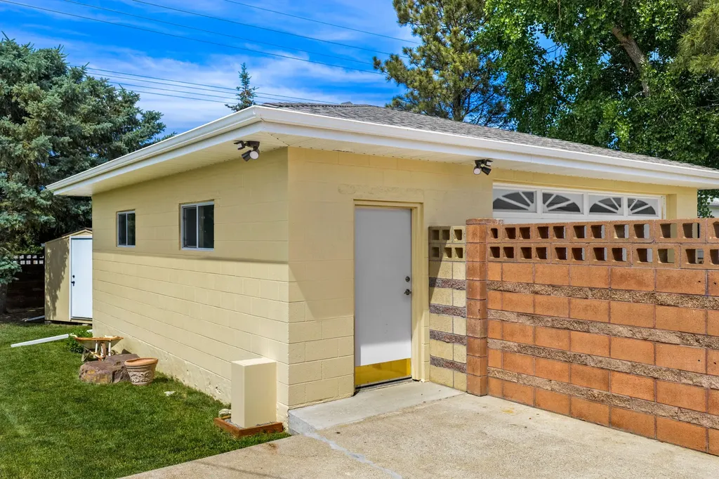 837 36th Avenue NE Great Falls MT 59404