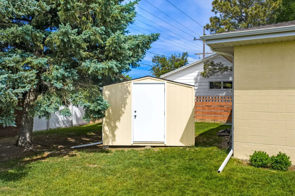 837 36th Avenue NE Great Falls MT 59404