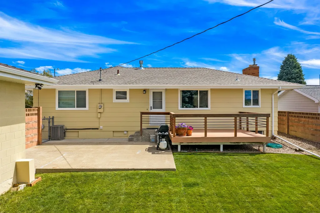 837 36th Avenue NE Great Falls MT 59404