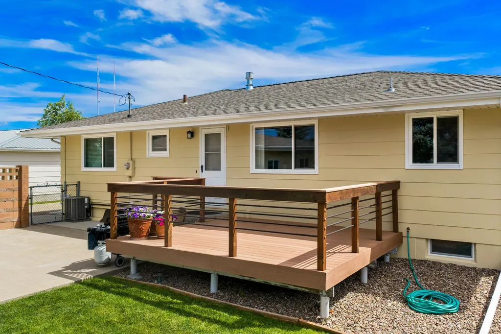837 36th Avenue NE Great Falls MT 59404