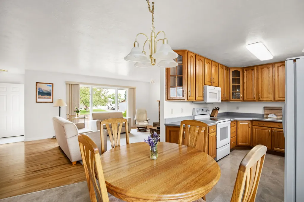 837 36th Avenue NE Great Falls MT 59404