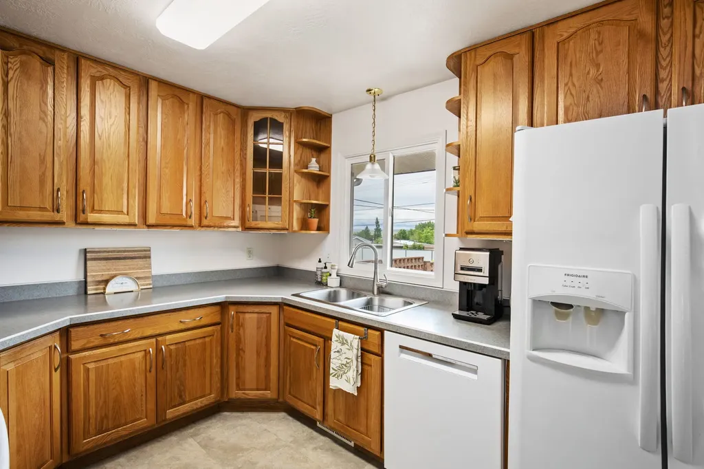 837 36th Avenue NE Great Falls MT 59404