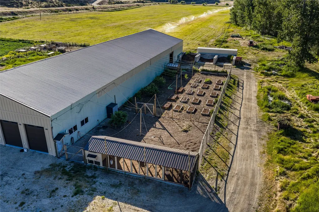 1307 Skalkaho Highway Hamilton MT 59840