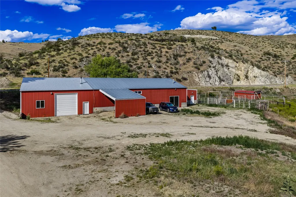 1307 Skalkaho Highway Hamilton MT 59840