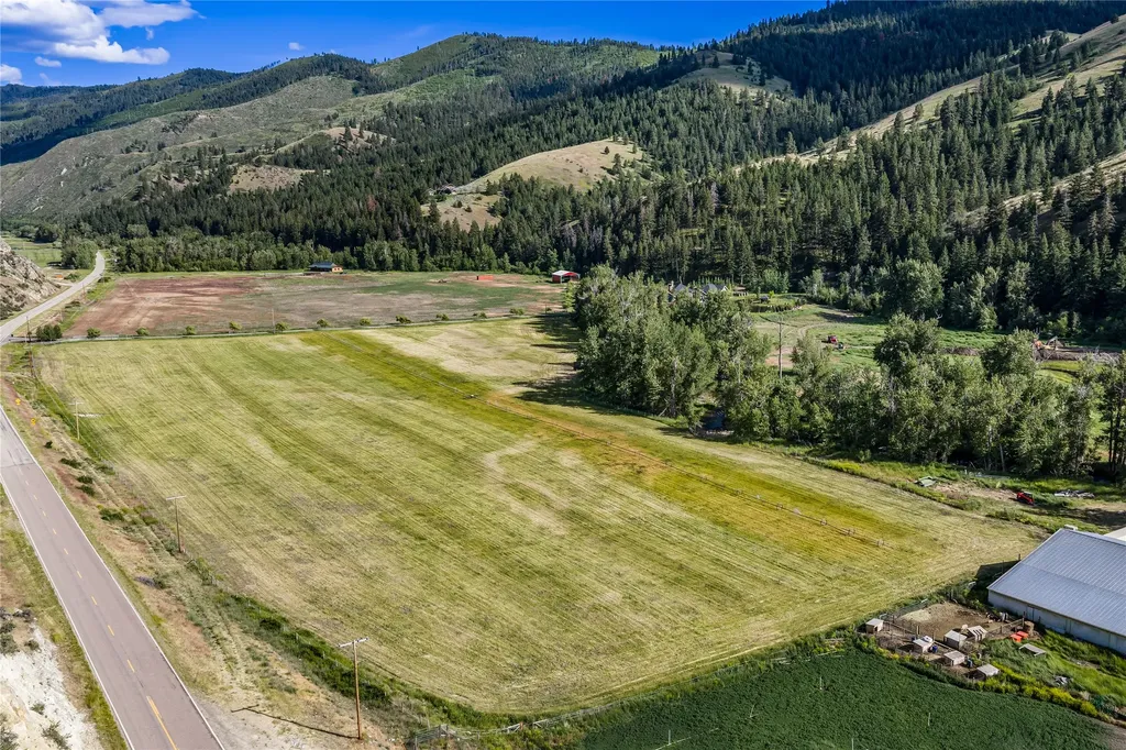 1307 Skalkaho Highway Hamilton MT 59840