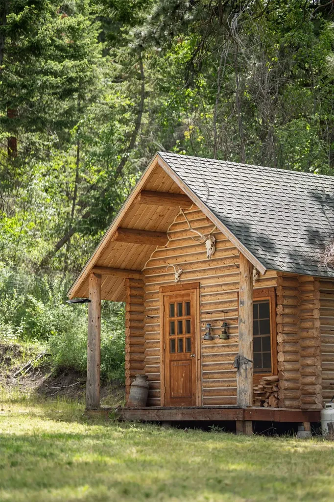 1307 Skalkaho Highway Hamilton MT 59840