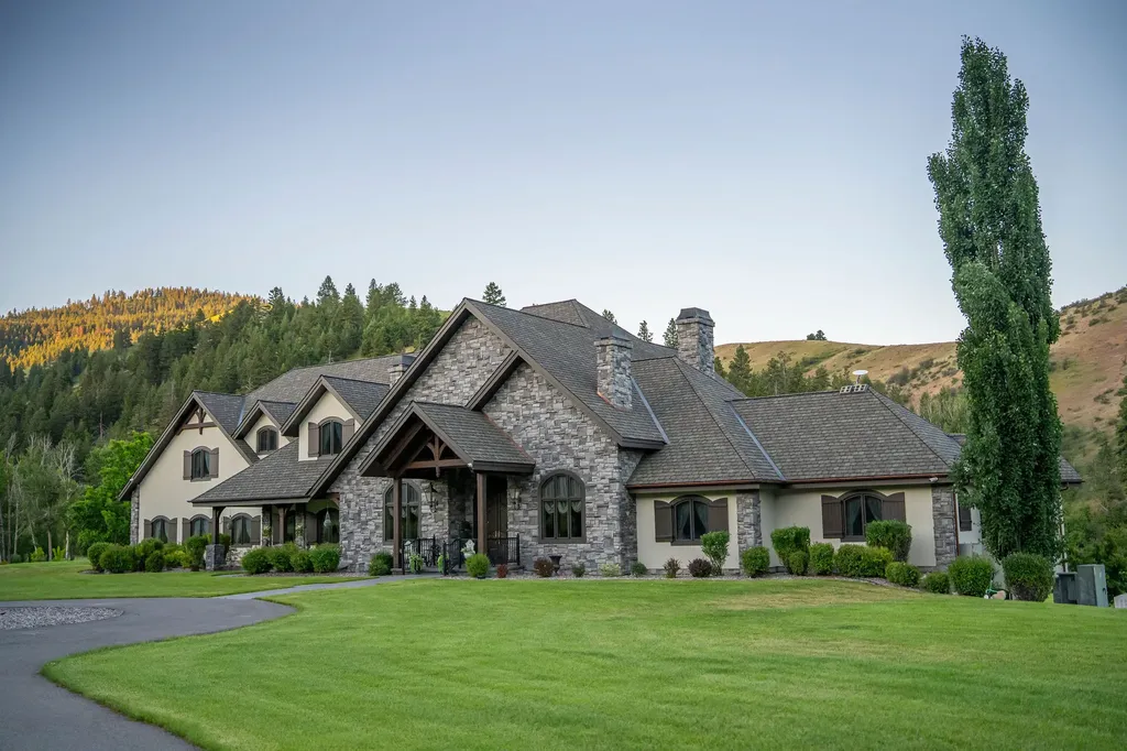 1307 Skalkaho Highway Hamilton MT 59840