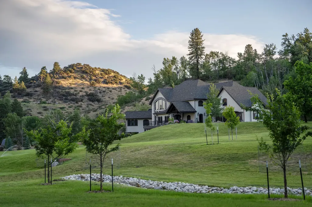 1307 Skalkaho Highway Hamilton MT 59840