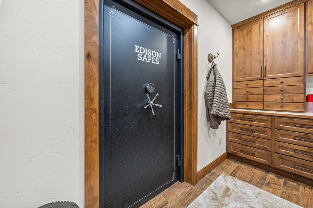 1307 Skalkaho Highway Hamilton MT 59840