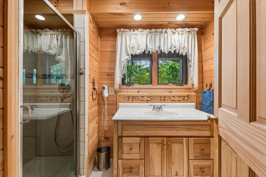 14529 Sunburst Drive Bigfork MT 59911