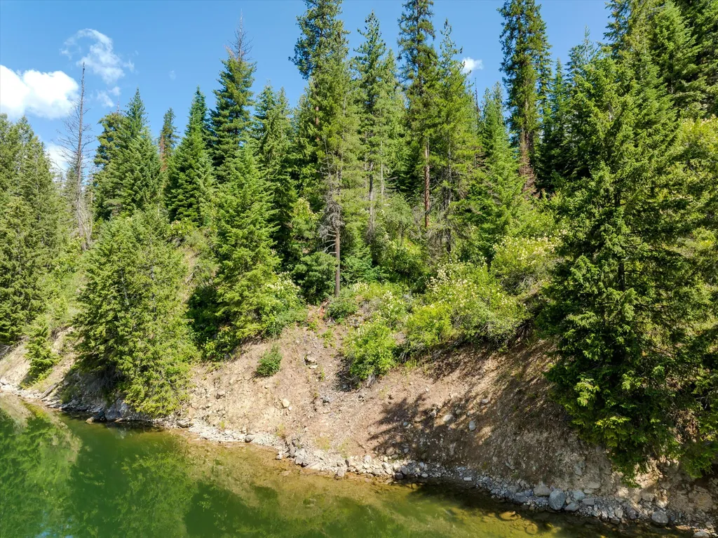 212 Mt Highway 200 Heron MT 59844