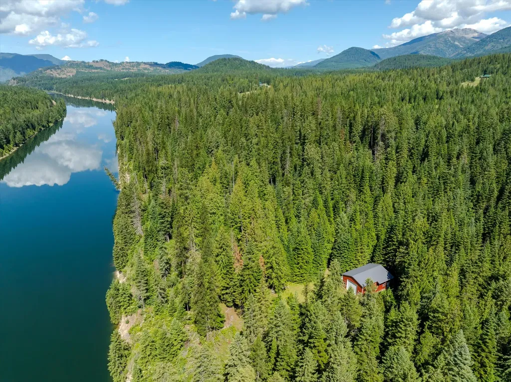 212 Mt Highway 200 Heron MT 59844