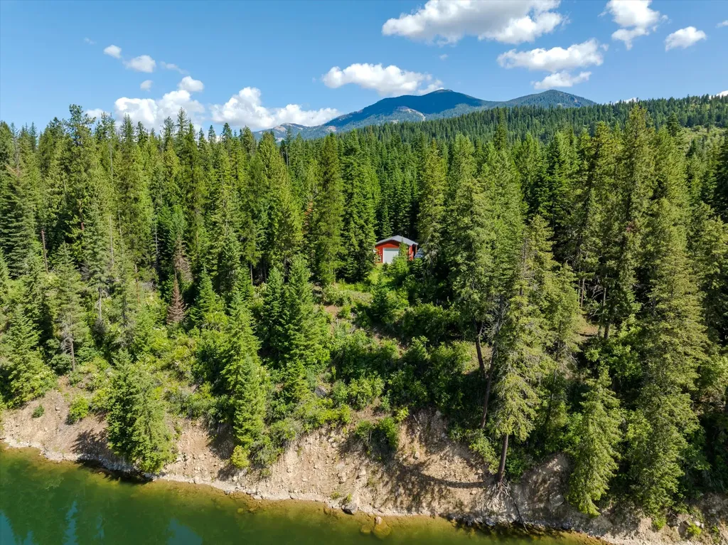 212 Mt Highway 200 Heron MT 59844