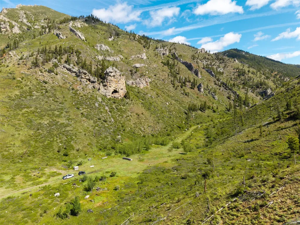15520 Dry Gulch Road Clinton MT 59825