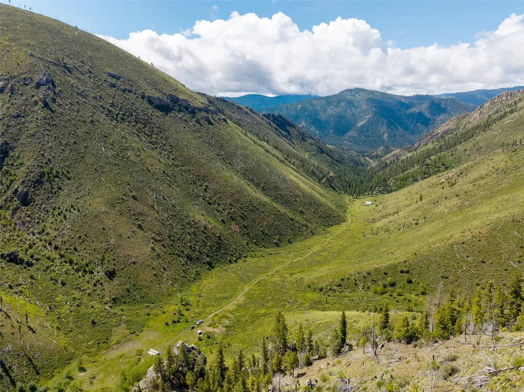 15520 Dry Gulch Road Clinton MT 59825