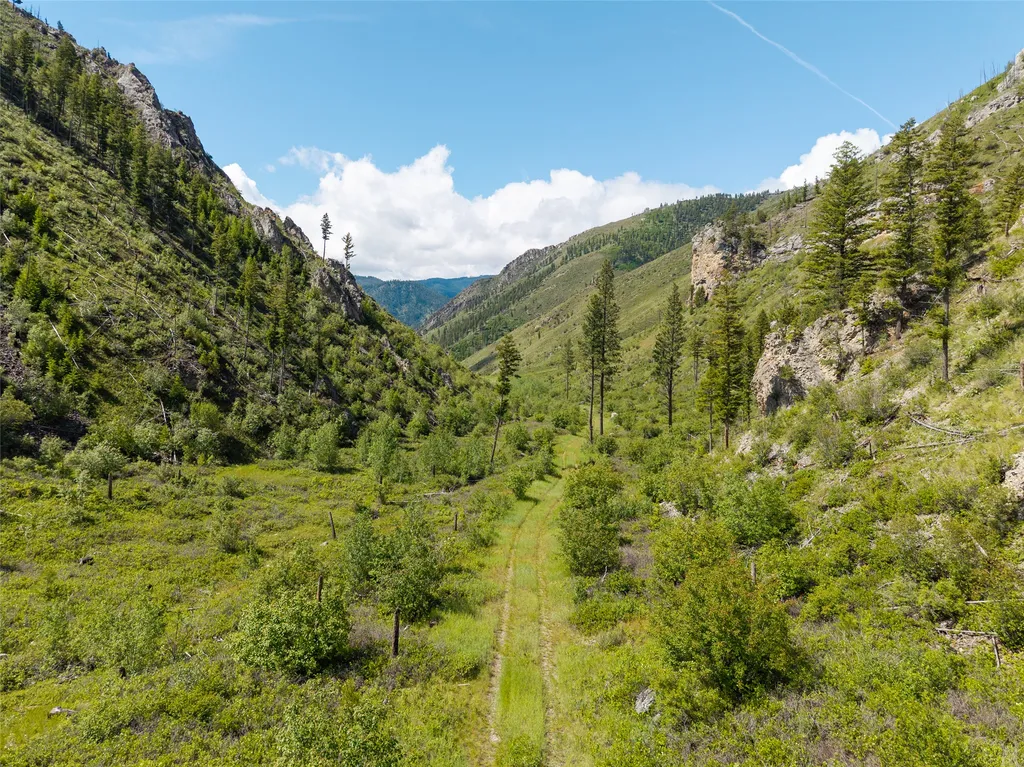 15520 Dry Gulch Road Clinton MT 59825