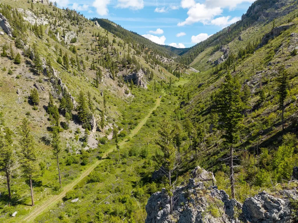 15520 Dry Gulch Road Clinton MT 59825