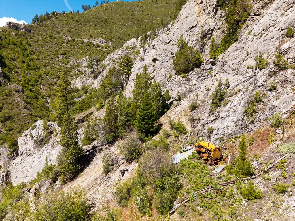 15520 Dry Gulch Road Clinton MT 59825
