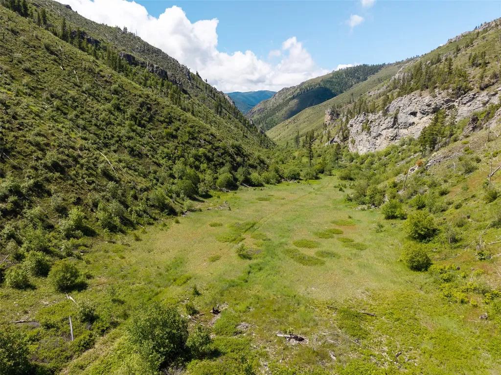 15520 Dry Gulch Road Clinton MT 59825