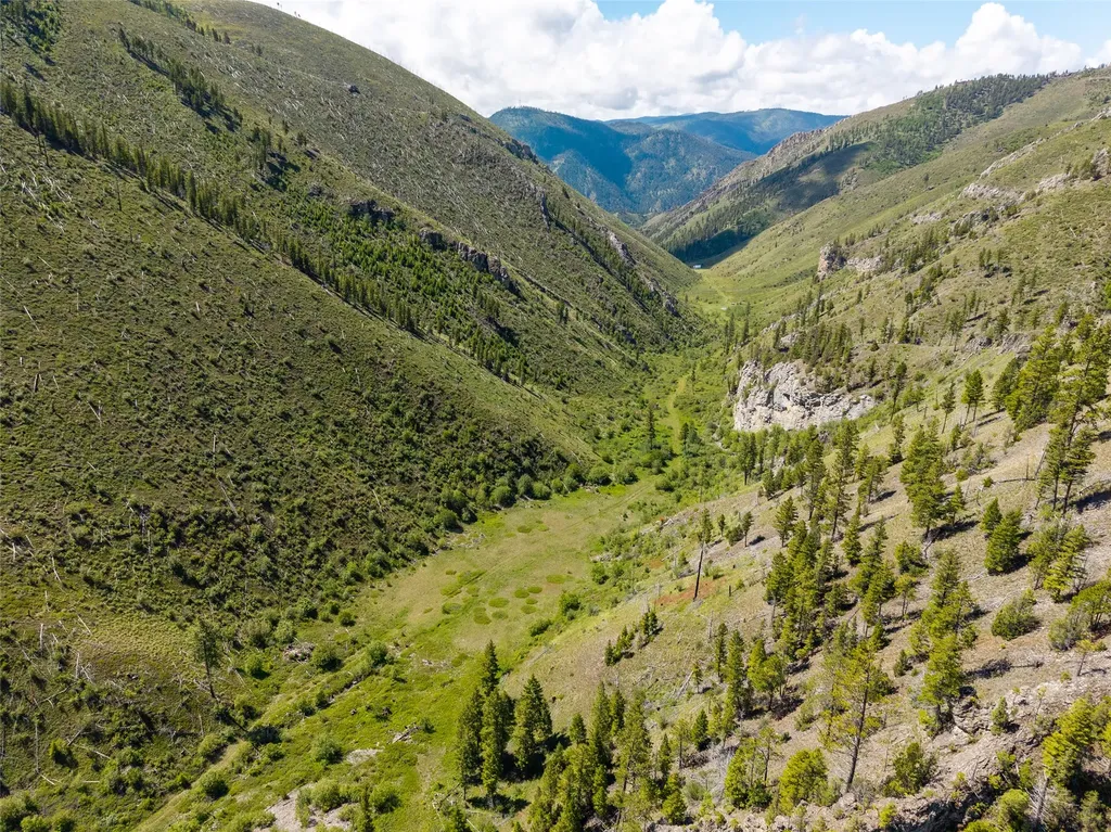 15520 Dry Gulch Road Clinton MT 59825