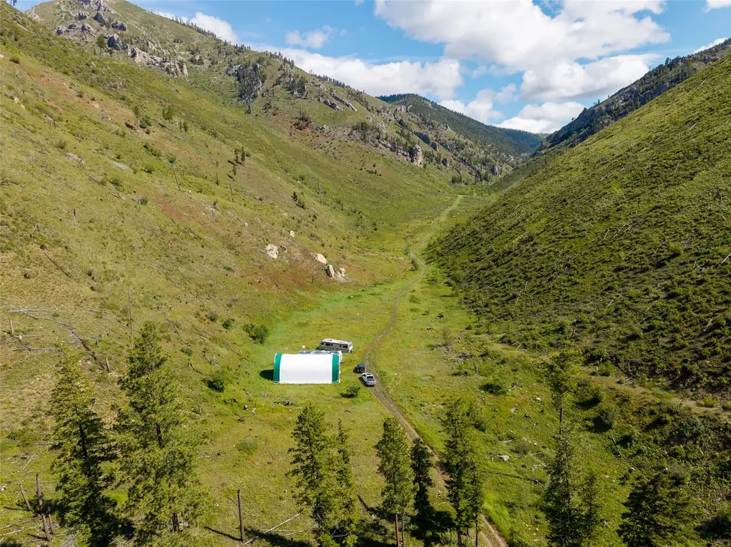 15520 Dry Gulch Road Clinton MT 59825