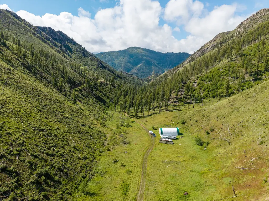 15520 Dry Gulch Road Clinton MT 59825