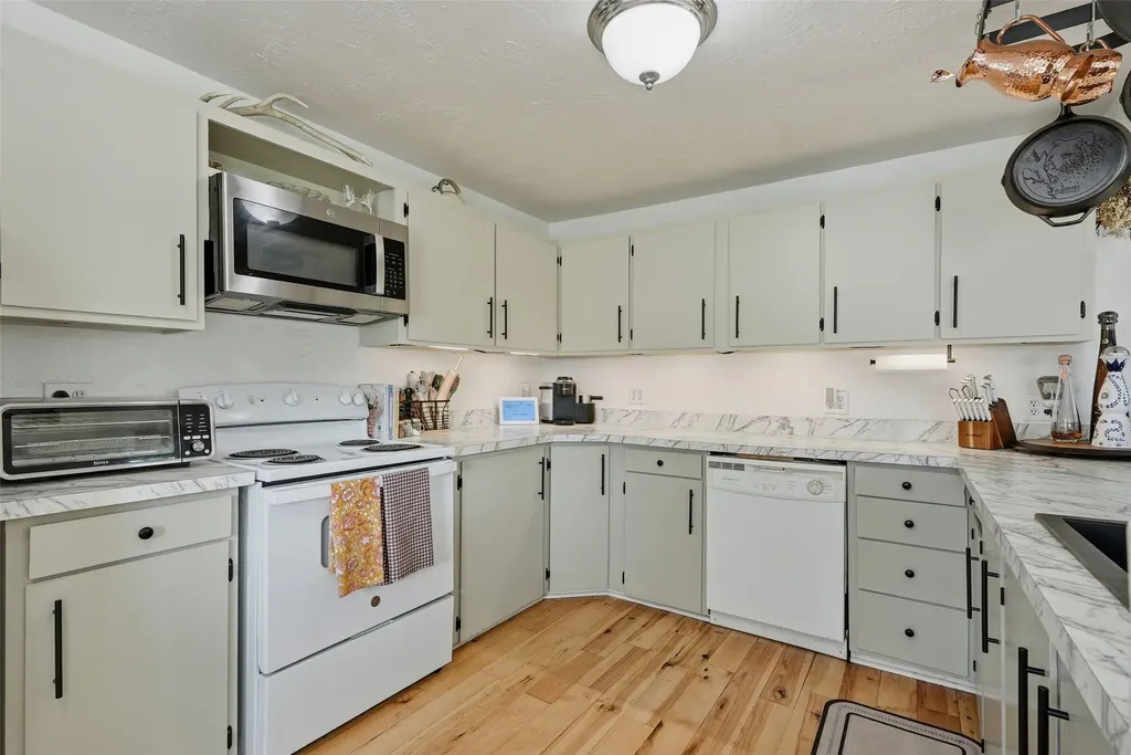 704 Adirondac Avenue Hamilton MT 59840