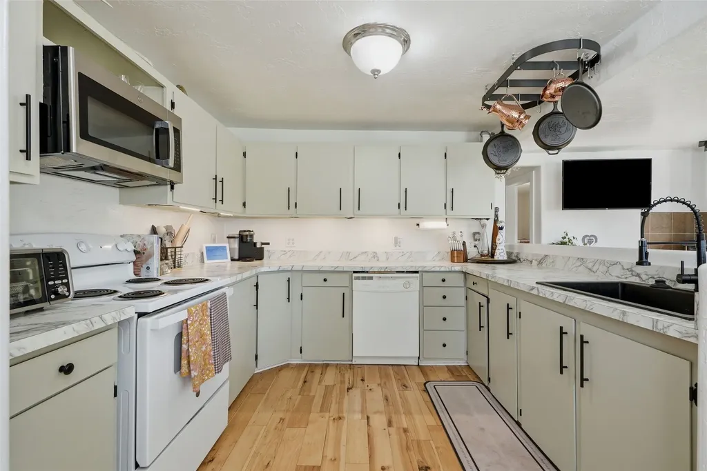 704 Adirondac Avenue Hamilton MT 59840